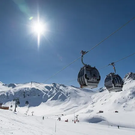 Club Adonis Valfrejus By Olydea Hotel